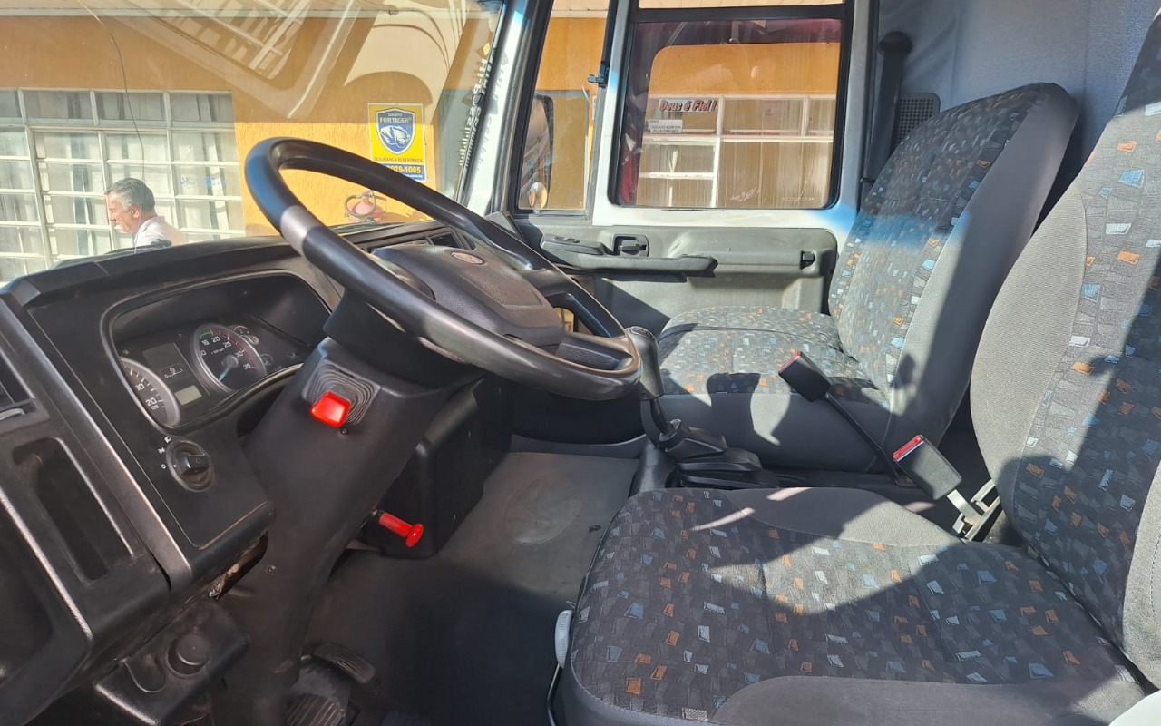 imagem-https://www.socarrao.com.br/sc-vehicle-images-prod/2436245/1783096704606-N2Q1MmMwMWEtNTEzNS00NGE1LTlkZGMtYzJjMjM5ODc0OGJmLmpwZw.jpg