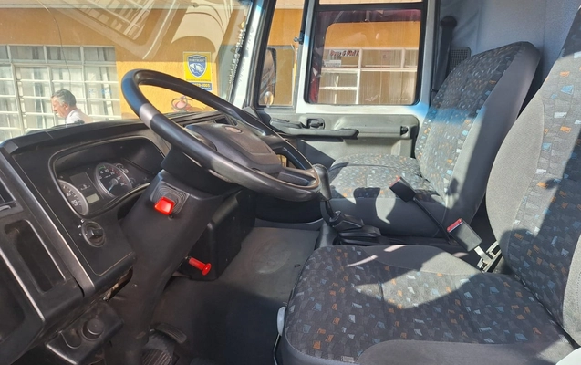 imagem-https://www.socarrao.com.br/sc-vehicle-images-prod/2436245/1783096704606-N2Q1MmMwMWEtNTEzNS00NGE1LTlkZGMtYzJjMjM5ODc0OGJmLmpwZw.jpg