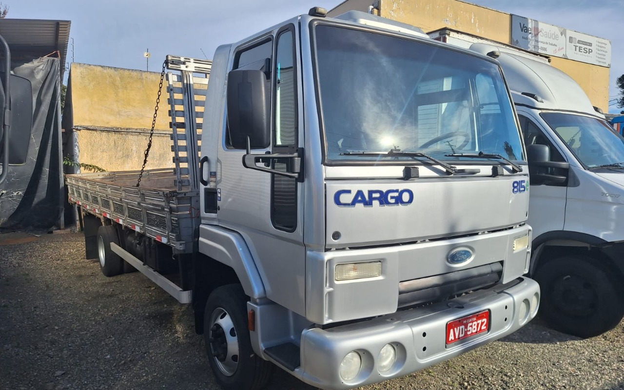 Ford CARGO 815/815 S/815 E Turbo 2p (diesel) na cor Prata em Curitiba / PR - 2436374