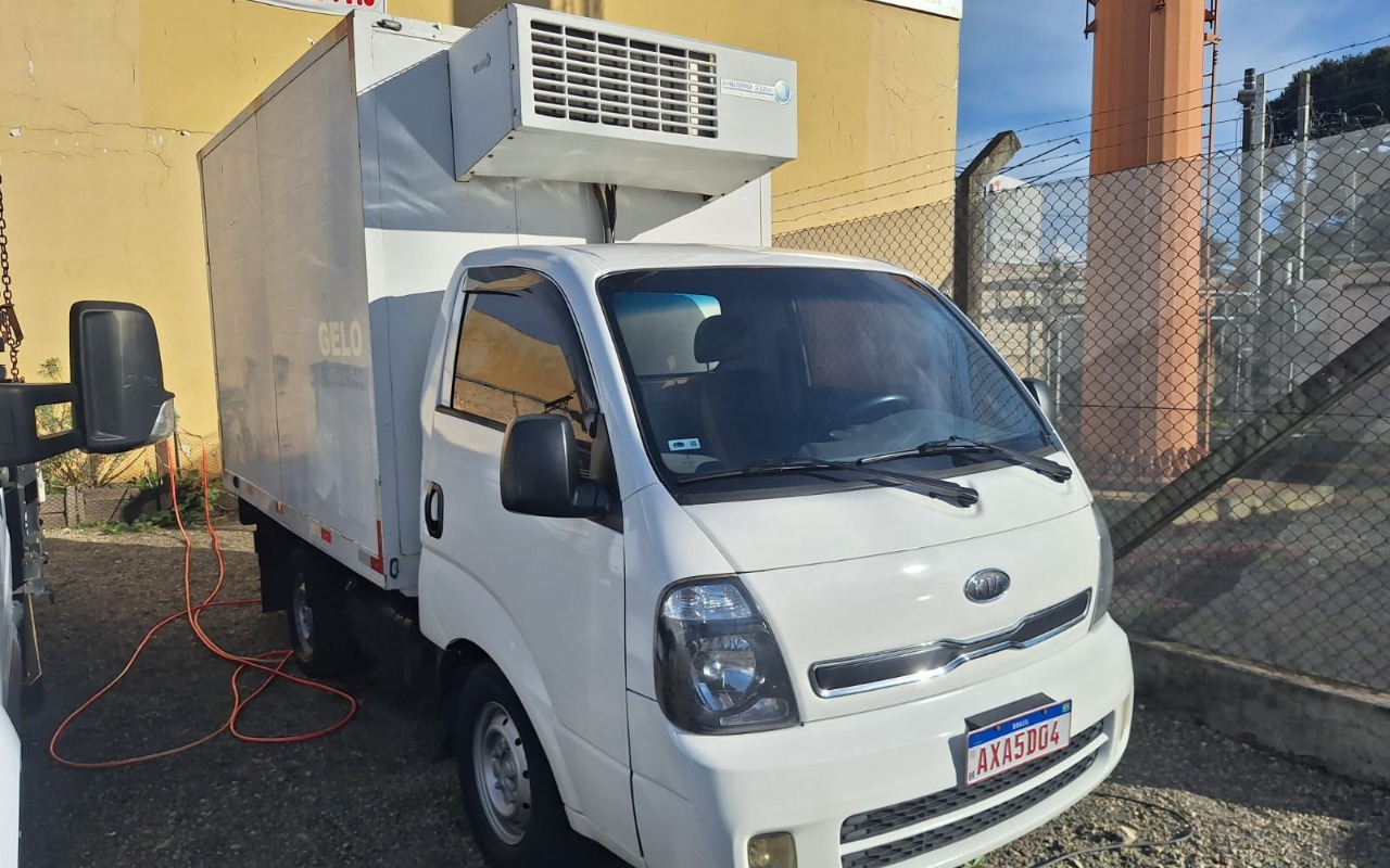 Kia Bongo 2014 Branco — foto 1 de 3