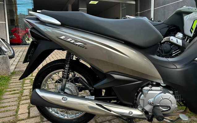 imagem-https://www.socarrao.com.br/sc-vehicle-images-prod/2436921/1783099477286-My5qcGVn.jpeg