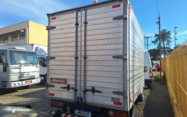 imagem-https://www.socarrao.com.br/sc-vehicle-images-prod/2436968/1783099846496-MmIxZjJkNzctMmEzYy00NTRhLWE1ZmEtYzcwM2U5MzU0MjZiLmpwZw.jpg