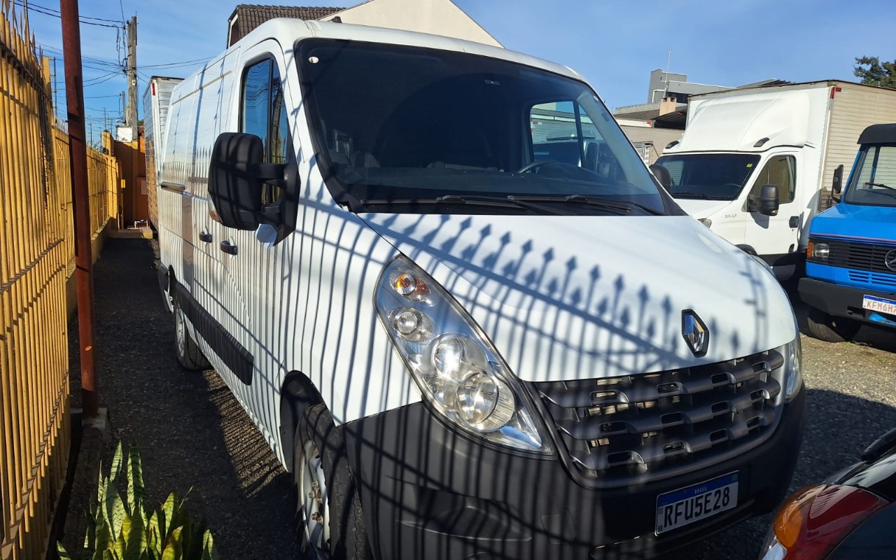 Renault Master 2.3 dCi Furgão 16V Diesel na cor Branco em Curitiba / PR - 2437159