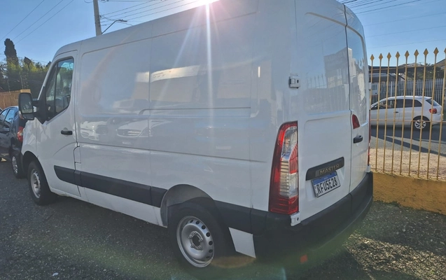imagem-https://www.socarrao.com.br/sc-vehicle-images-prod/2437159/1783100504262-YzZmZTc5YzYtZTg3NS00M2I0LTk5ZTUtMDM4OWJlZmRhYzBjLmpwZw.jpg