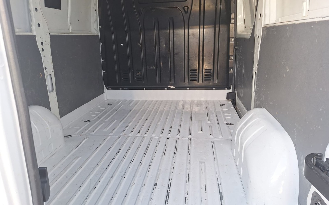 imagem-https://www.socarrao.com.br/sc-vehicle-images-prod/2437159/1783100505023-OTkwZmRiNjItY2YzNC00NzZmLWEwMTktYzI3NDE4MmJkNmQyLmpwZw.jpg