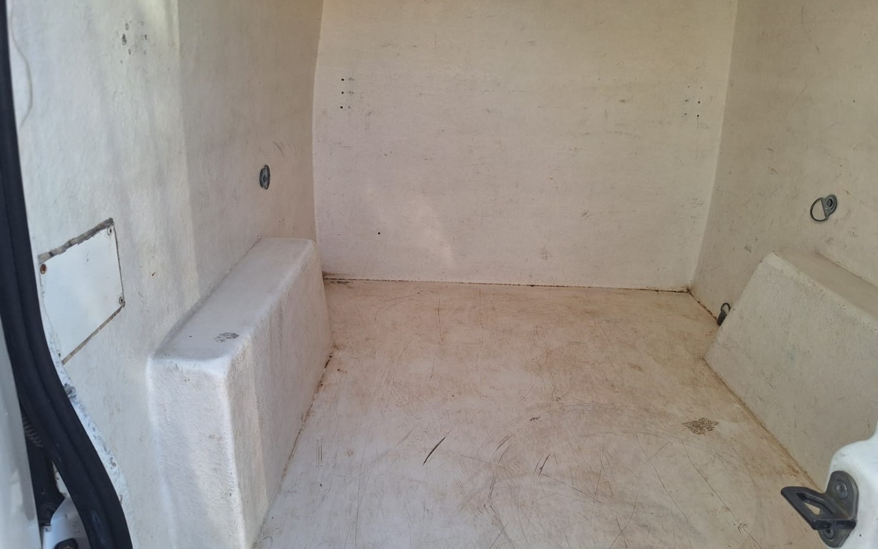 imagem-https://www.socarrao.com.br/sc-vehicle-images-prod/2437484/1783101820167-MGEzNGFjMmEtODU4YS00ODY3LWIzY2UtZGFmYTlkODg1YmJlLmpwZw.jpg