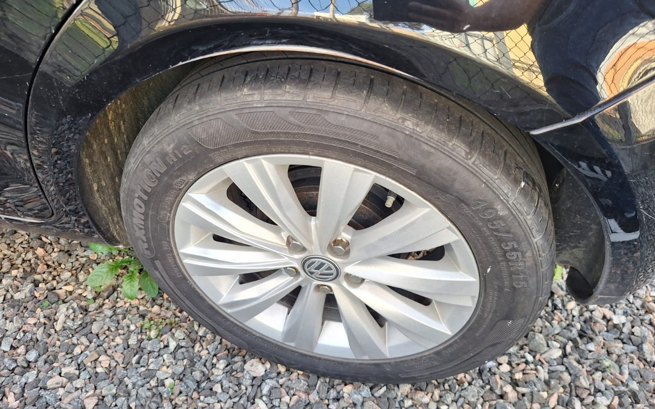 imagem-https://www.socarrao.com.br/sc-vehicle-images-prod/2437759/1783102861596-YjA4ZWYzNTYtN2RkZC00MGEwLThhYjUtNDNlOGMyMTA0ZTk0LmpwZw.jpg