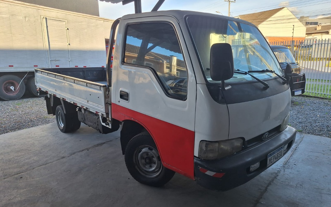 Kia Bongo K-2700 2.7 4x2/4x4 Diesel na cor Branco em Curitiba / PR - 2438064