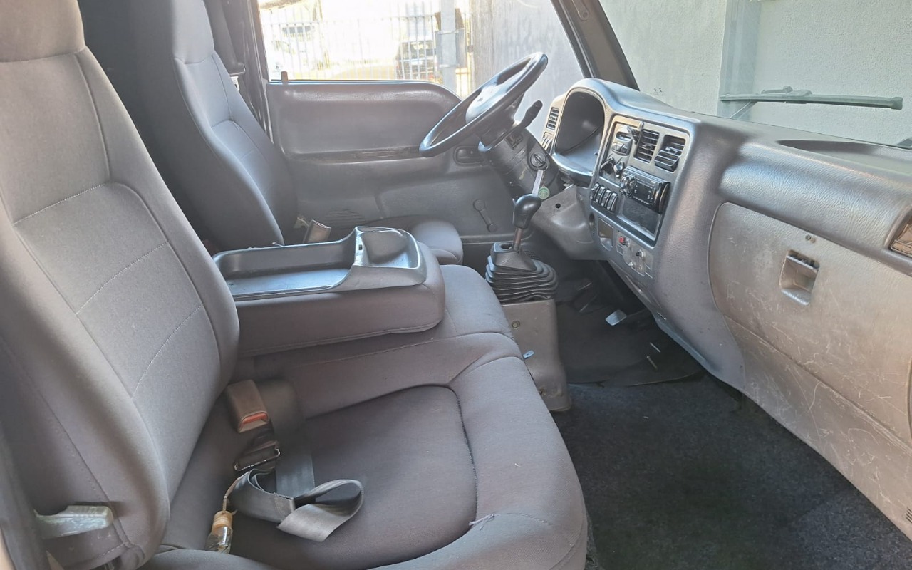 imagem-https://www.socarrao.com.br/sc-vehicle-images-prod/2438064/1783103853329-NGUxZTM1YzItYTUzZS00NWQ0LThhZTItNTcyZjZjYTRhYTE5LmpwZw.jpg