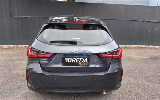 imagem-https://www.socarrao.com.br/sc-vehicle-images-prod/2438630/1788972613640-8247429_0_B_e24582a147.jpeg