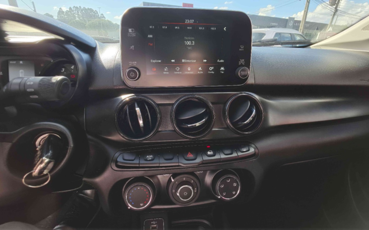 imagem-https://www.socarrao.com.br/sc-vehicle-images-prod/2438707/1783106400796-YXBwLXBob3Rvcy10SjBlbG9CWWQ2N3piM0ZuWjZPdlhmTlRFVUpuMlJlOS5qcGc.jpg