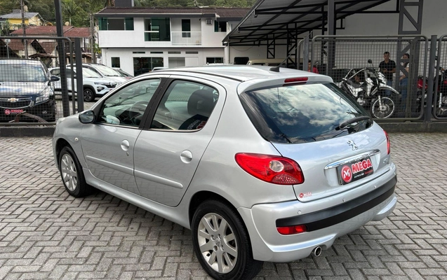 imagem-https://www.socarrao.com.br/sc-vehicle-images-prod/2439009/1788204672255-39163b2c6f864137842fdeadc5c54bae_1783107494389.jpg