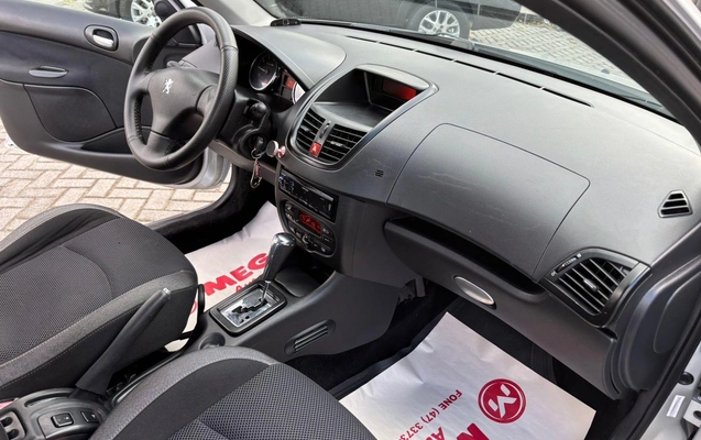 imagem-https://www.socarrao.com.br/sc-vehicle-images-prod/2439009/1788204672264-5cf7f7738c664c3f820daad5b35b40f7_1783107494430.jpg