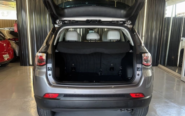 imagem-https://www.socarrao.com.br/sc-vehicle-images-prod/2439060/1788887614900-gb-09d785e.jpeg