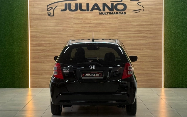 imagem-https://www.socarrao.com.br/sc-vehicle-images-prod/2439155/1785186434538-m4OugHuWc65awenMkNF5AwSLtH7aTZVH.jpg