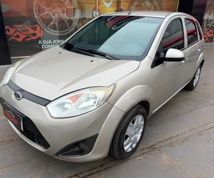 Ford Fiesta 2014 Prata — foto 1 de 3