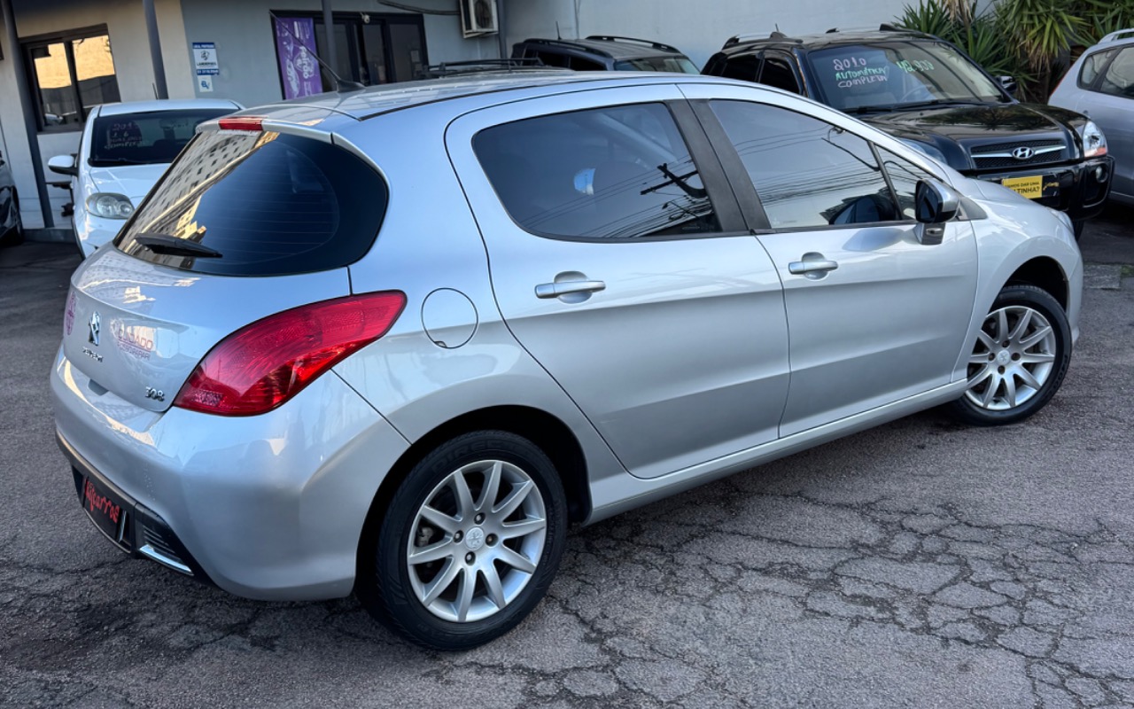 imagem-https://www.socarrao.com.br/sc-vehicle-images-prod/2439970/1783111044333-SU1HXzcxNTEuanBlZw.jpeg