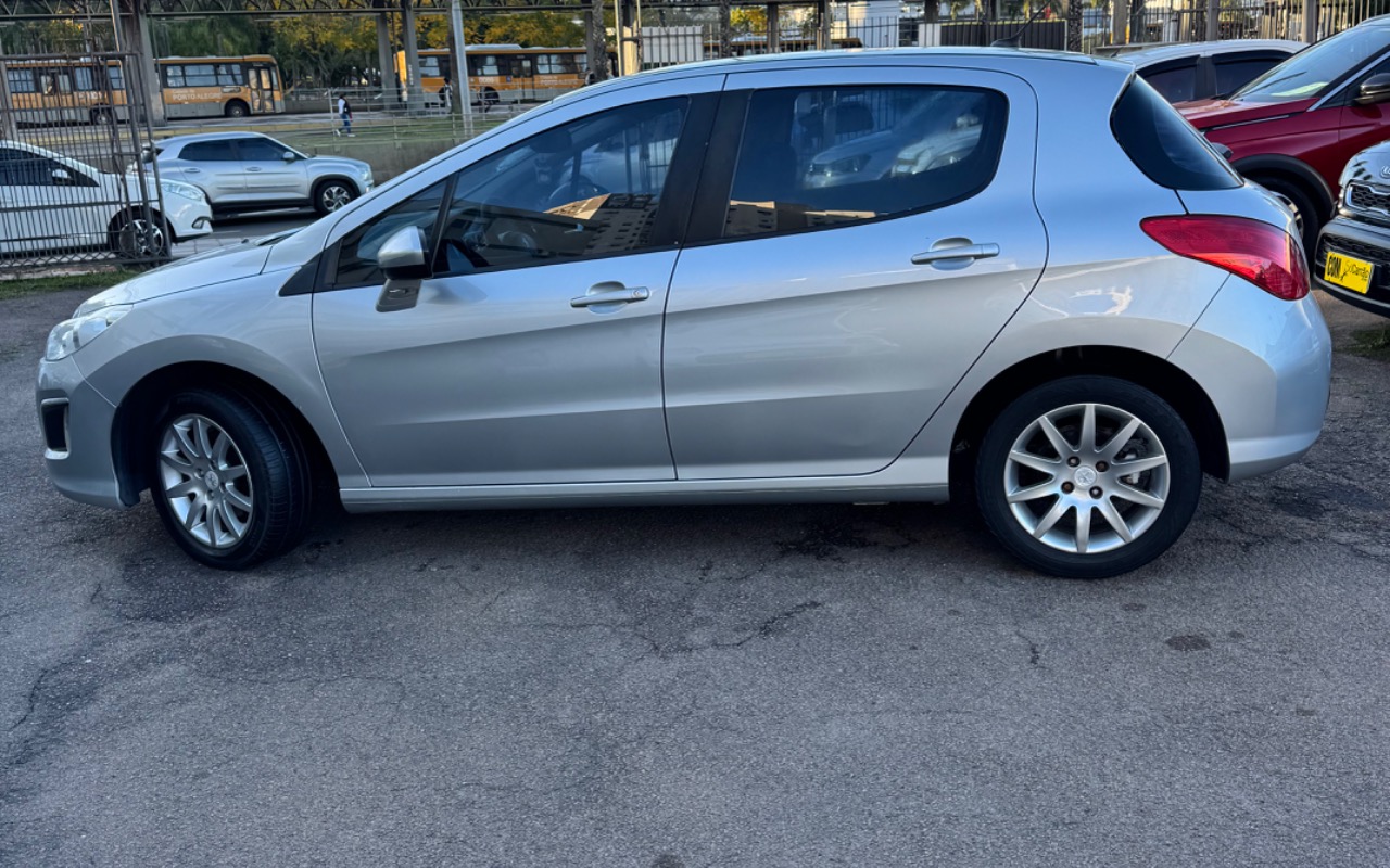 imagem-https://www.socarrao.com.br/sc-vehicle-images-prod/2439970/1783111044677-SU1HXzcxNDguanBlZw.jpeg