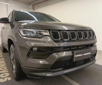 Jeep Compass 2025 Cinza — foto 1 de 3