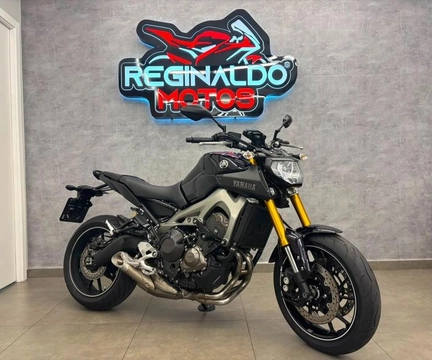 YAMAHA MT-09 850cc/ABS 2015 Roxo — foto 1 de 3