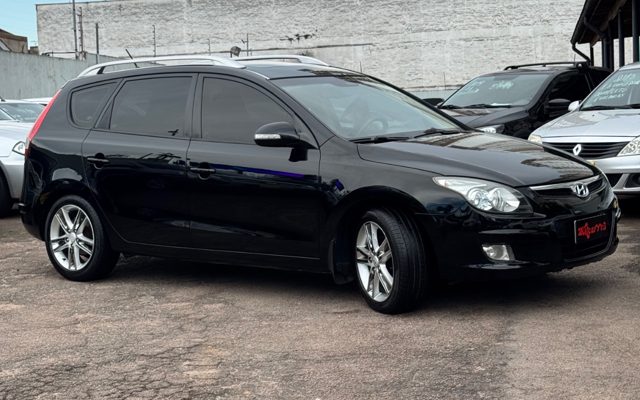 Hyundai i30cw 2012 Preto — foto 1 de 3