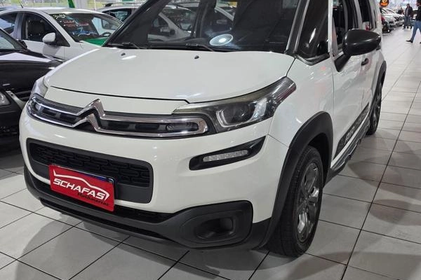 imagem-https://www.socarrao.com.br/sc-vehicle-images-prod/2440131/1783111481048-8238739_0_B_41b0eec329.jpeg