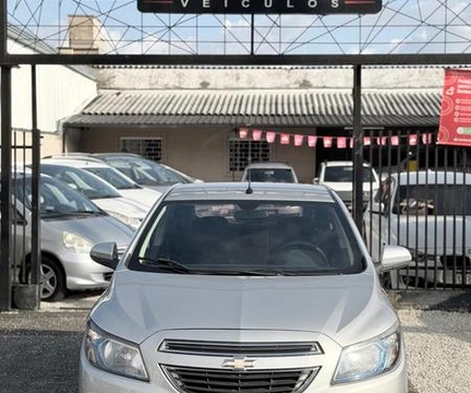 Chevrolet Onix 2015 Prata — foto 1 de 3