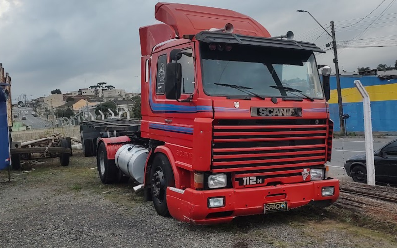 SAAB-SCANIA R-112 1983 Vermelho — foto 1 de 3