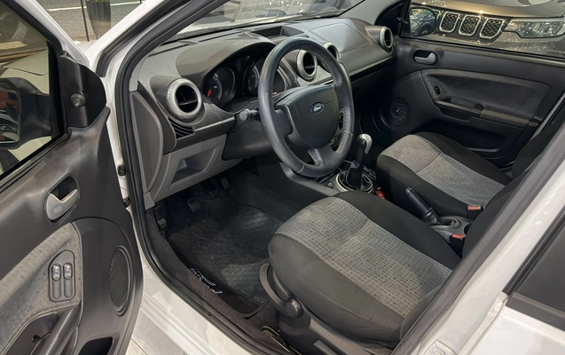 imagem-https://www.socarrao.com.br/sc-vehicle-images-prod/2445770/1783139836827-11_013637.jpg