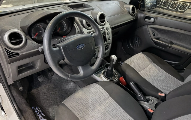 imagem-https://www.socarrao.com.br/sc-vehicle-images-prod/2445770/1783139836828-13_013637.jpg