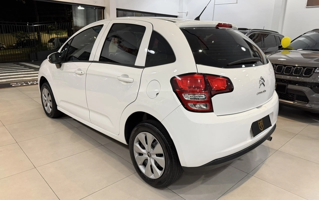 imagem-https://www.socarrao.com.br/sc-vehicle-images-prod/2446765/1783143306812-4_023427.jpg