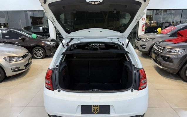 imagem-https://www.socarrao.com.br/sc-vehicle-images-prod/2446765/1783143306813-5_023427.jpg