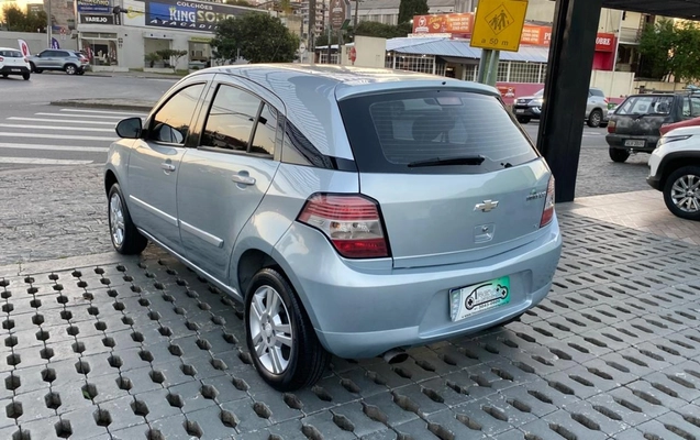 imagem-https://www.socarrao.com.br/sc-vehicle-images-prod/2452710/1785275441525-Ni5qcGVn.jpeg
