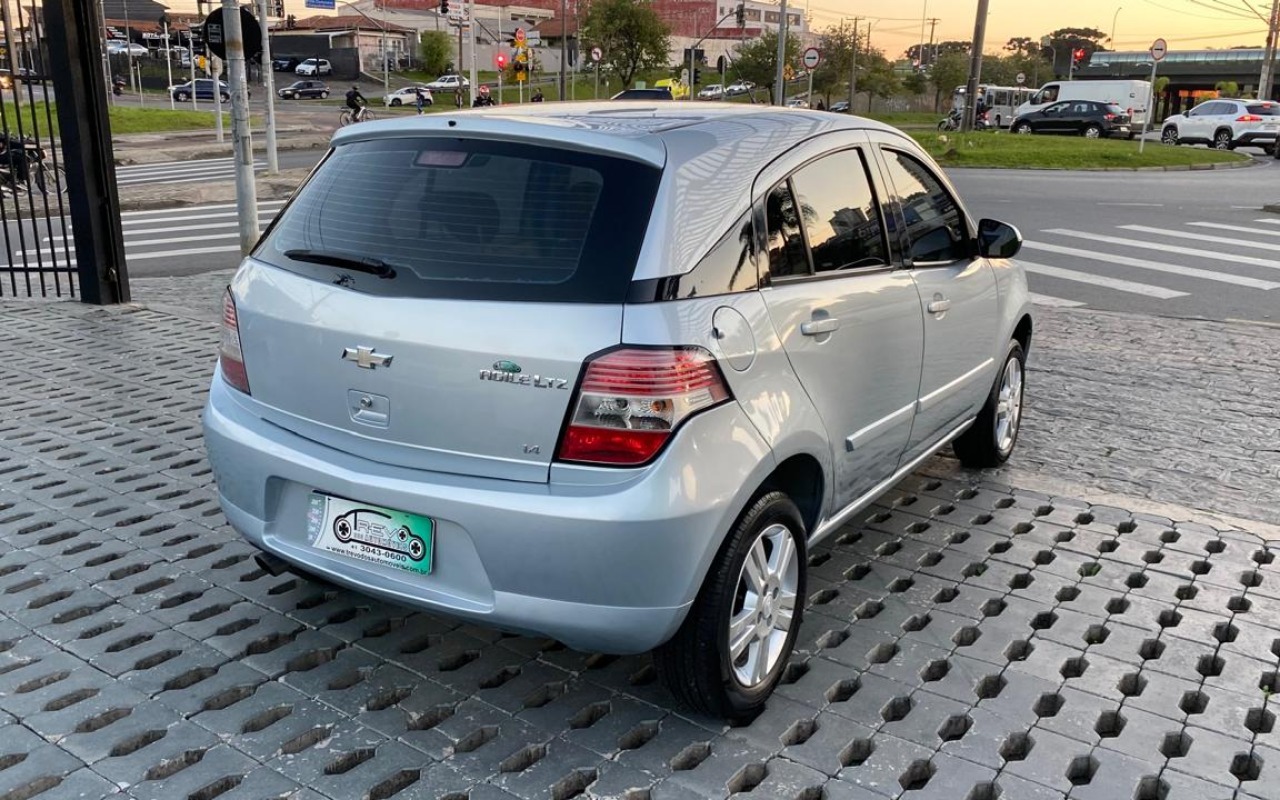 imagem-https://www.socarrao.com.br/sc-vehicle-images-prod/2452710/1785275441590-Ny5qcGVn.jpeg