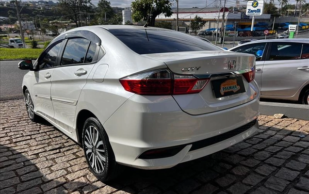 imagem-https://www.socarrao.com.br/sc-vehicle-images-prod/2452902/1783171594147-EXX-6B37_03.jpg