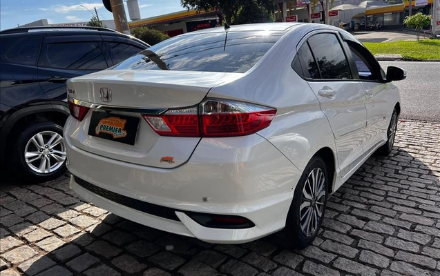imagem-https://www.socarrao.com.br/sc-vehicle-images-prod/2452902/1783171594147-EXX-6B37_04.jpg