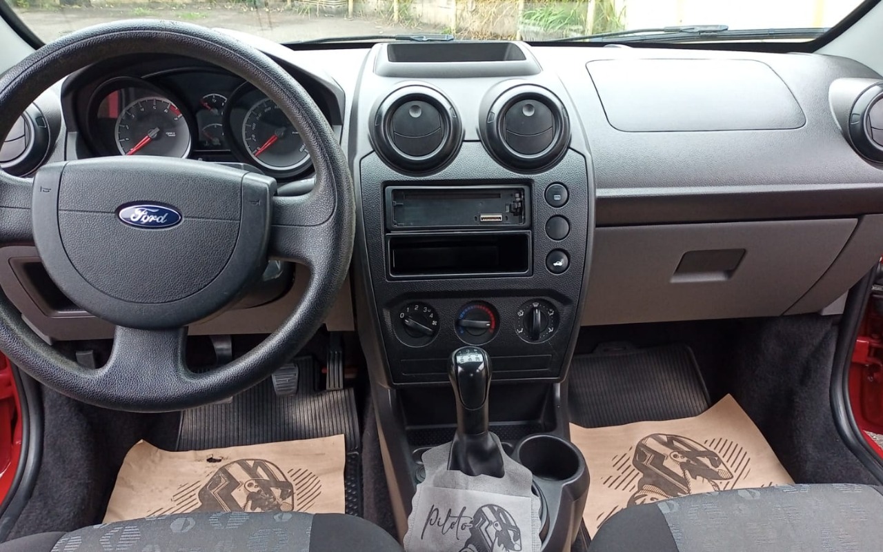 imagem-https://www.socarrao.com.br/sc-vehicle-images-prod/2453262/1783172857407-MmEyZDkzYzktYTY0Zi00Y2UyLThmYWMtMTIwYmY5NjUwOGNhLmpwZw.jpg