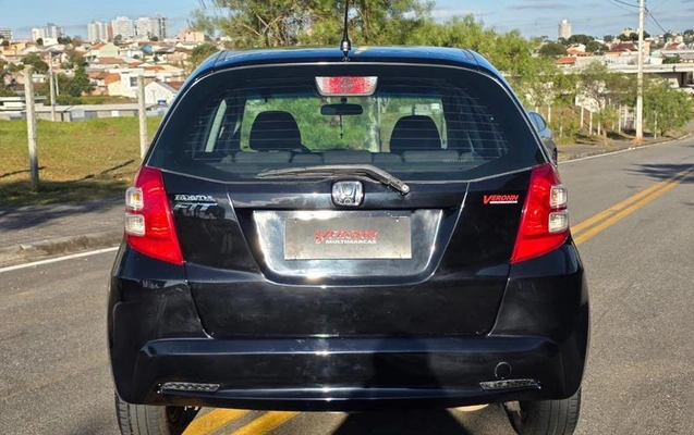 imagem-https://www.socarrao.com.br/sc-vehicle-images-prod/2453897/1788405019024-7987862_4_B_9d694527e2.jpeg