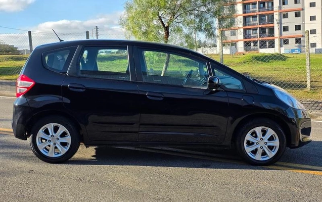imagem-https://www.socarrao.com.br/sc-vehicle-images-prod/2453897/1788405019027-7987862_7_B_40d86482ce.jpeg