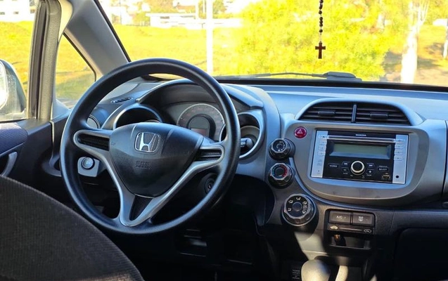 imagem-https://www.socarrao.com.br/sc-vehicle-images-prod/2453897/1788405019035-7987862_13_B_3fca231bcd.jpeg