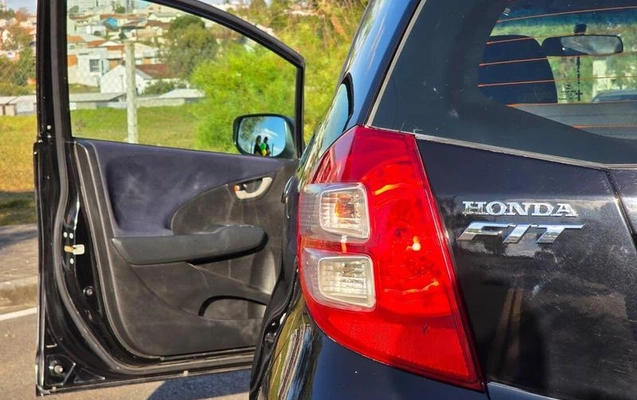 imagem-https://www.socarrao.com.br/sc-vehicle-images-prod/2453897/1788405019041-7987862_19_B_80ee5e7b45.jpeg