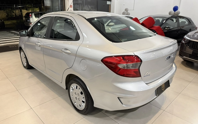 imagem-https://www.socarrao.com.br/sc-vehicle-images-prod/2454587/1783177091128-4_032740.jpg