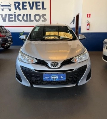 imagem-https://www.socarrao.com.br/sc-vehicle-images-prod/24556/1787151097094-640_480_toyota-yaris-hatch-yaris-1-3-xl-live-cvt-21-22-01826c-1.jpg
