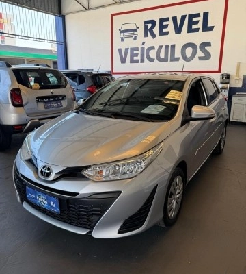 imagem-https://www.socarrao.com.br/sc-vehicle-images-prod/24556/1787151097095-640_480_toyota-yaris-hatch-yaris-1-3-xl-live-cvt-21-22-01826c-2.jpg
