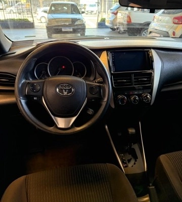 imagem-https://www.socarrao.com.br/sc-vehicle-images-prod/24556/1787151097103-640_480_toyota-yaris-hatch-yaris-1-3-xl-live-cvt-21-22-01826c-10.jpg