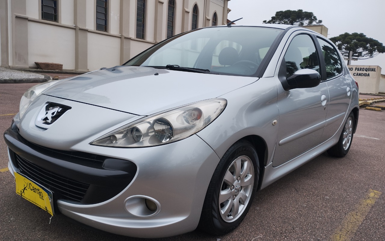 Peugeot 207 2010 Prata — foto 1 de 3