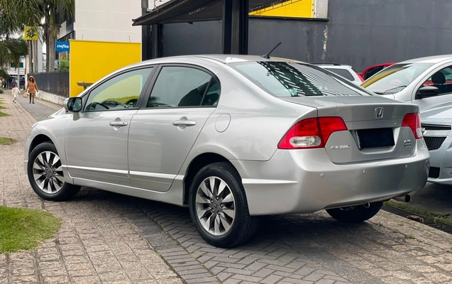 imagem-https://www.socarrao.com.br/sc-vehicle-images-prod/2457774/1783187979247-V2hhdHNBcHAgSW1hZ2UgMjAyNi0wNy0wNCBhdCAyLjUxLjU4IFBNLmpwZWc.jpeg