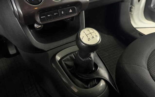 imagem-https://www.socarrao.com.br/sc-vehicle-images-prod/2457870/1784148760080-8201282_14_B_df207706a5.jpeg