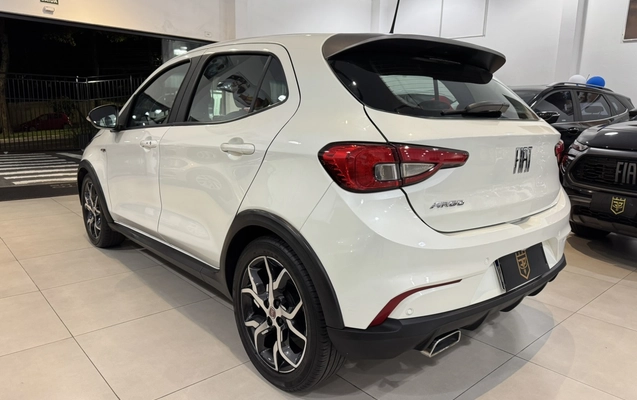 imagem-https://www.socarrao.com.br/sc-vehicle-images-prod/2468761/1783232096464-4_023952.jpg