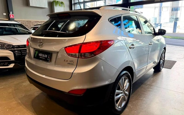 imagem-https://www.socarrao.com.br/sc-vehicle-images-prod/2470856/1788295744230-8250164_4_B_b90c79db1b.jpeg